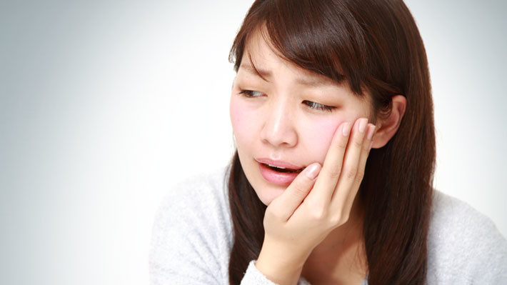 What Are the Symptoms of an Abscessed Tooth and Gum Infection?