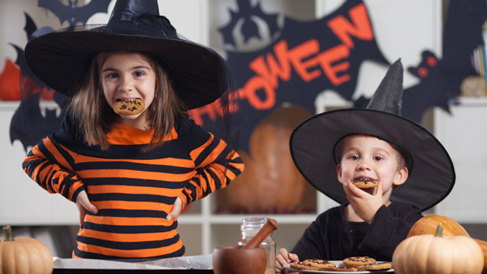 Don’t Let Halloween Haunt Your Dental Health!